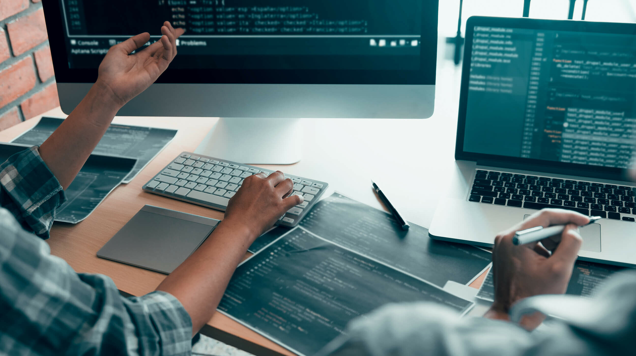 People coding togather